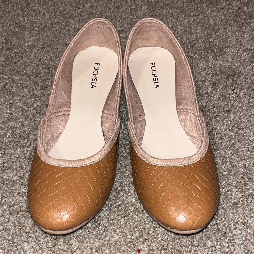 Fuchsia Women's Tan Flats